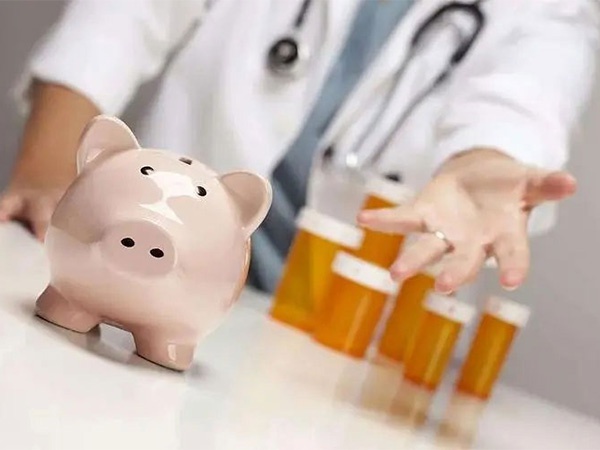 衛(wèi)健委鼓勵(lì)醫(yī)護(hù)兼職創(chuàng)業(yè)，不是讓你去擺攤、送外賣！要和醫(yī)療相關(guān)！醫(yī)生兼職到底能干啥？